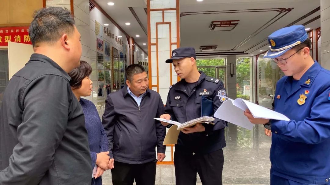 筑牢安全防线 县消防队到河南誉美肾病医院开展消防安全合规检查