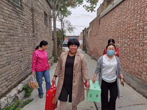 走访送温暖,真情慰天使——河南誉美肾病医院走访慰问护士及家属